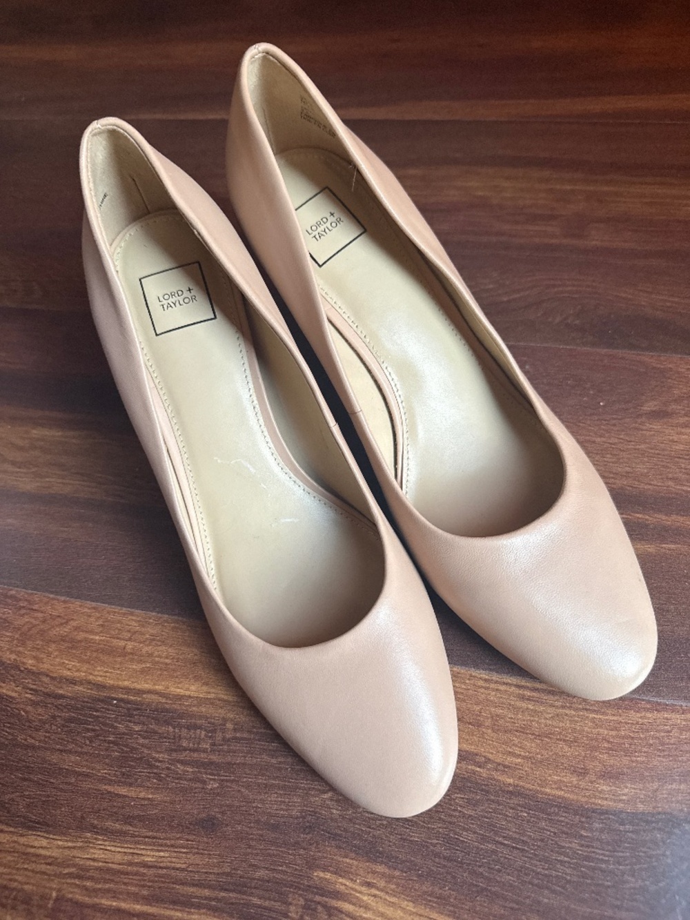 Like New LORD + TAYLOR Tan Heels size 9.5